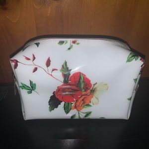 Nice size make-up bag to travel with.